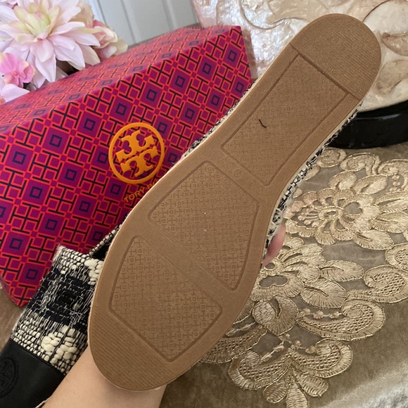 Tory Burch BLACK/ WHITE flat espadrille - Picture 6 of 8